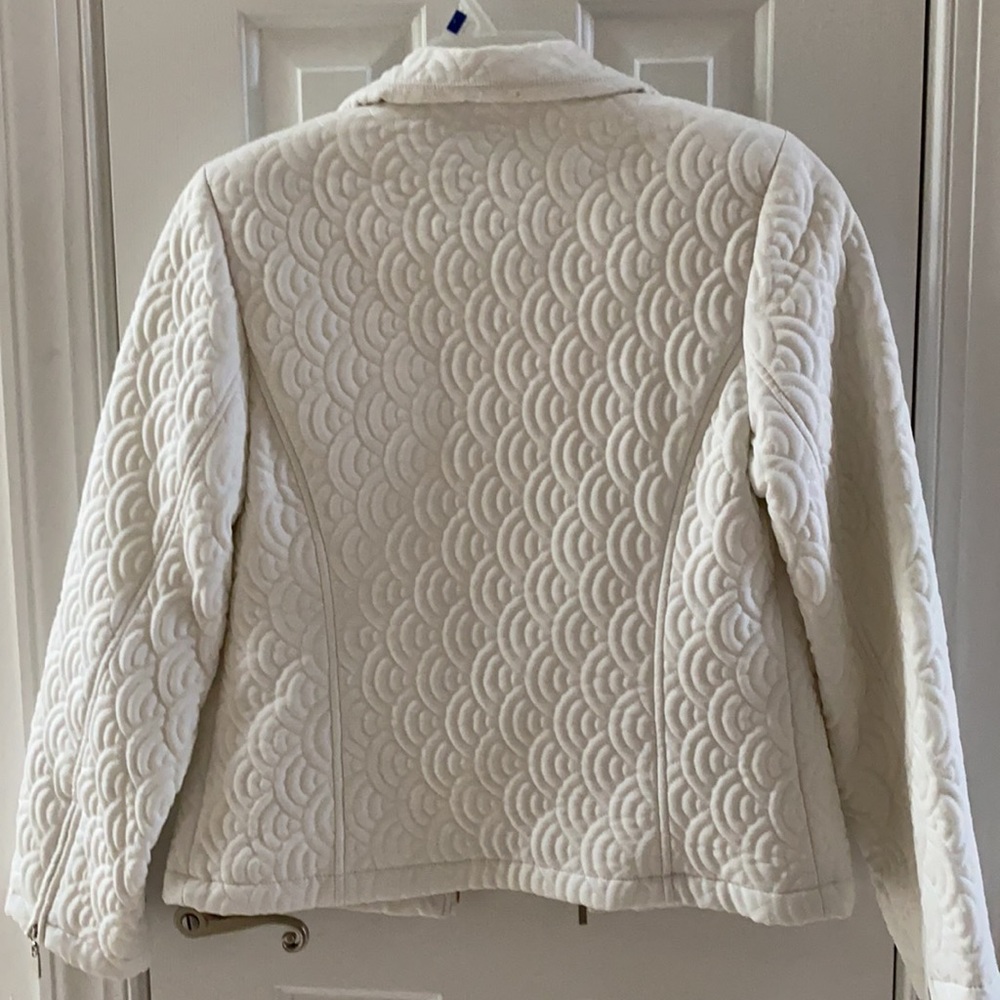 White jacket - Picture 2 of 3